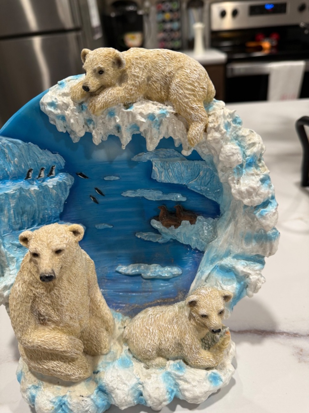 RARE Arctic Polar Bear Resin Decorative Diorama Ornament with Seals & Penquins - Picture 7 of 9